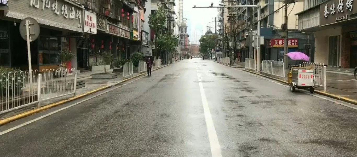 Κοροναϊός: Θλιβερές εικόνες από την πόλη Γουχάν - Δεν κυκλοφορεί άνθρωπος (βίντεο)